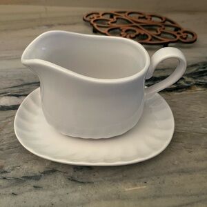 Corelle Classic White Gravy Boat with Saucer